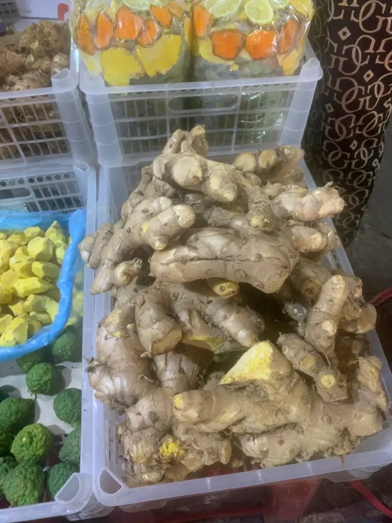 Gingembre sur marché Siem Reap, trésors du Cambodge
