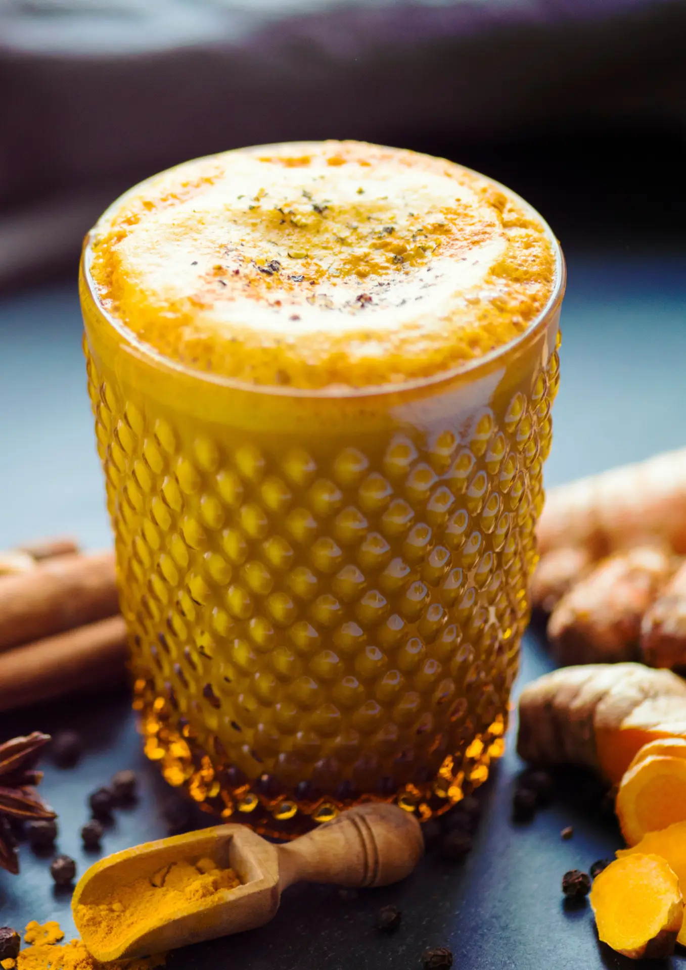 Préparation pour lait d'or, curcuma, gingembre, cannelle et poivre de Kampot IGP, trésors du Cambodge